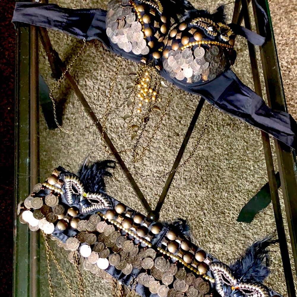 Amazing handcrafted belly dance bra and hip belt!!